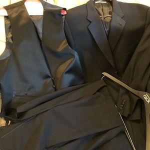 Men’s Joseph Abboud tuxedo